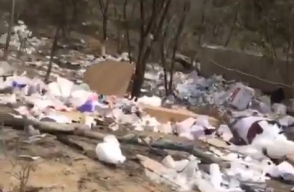 333964_Blu Radio/ Residuos arrojados por trabajadores de empresa de publicidad. Foto: Tomada de video