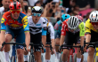 Mads Pedersen, ganador de la etapa 1 del Giro de Italia 2025, tras imponerse en el embalaje