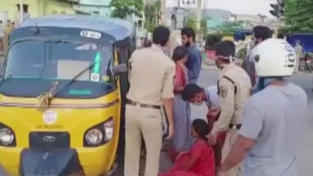 Miles de personas se desmayaron en las calles de una ciudad en India por una fuga de gas 