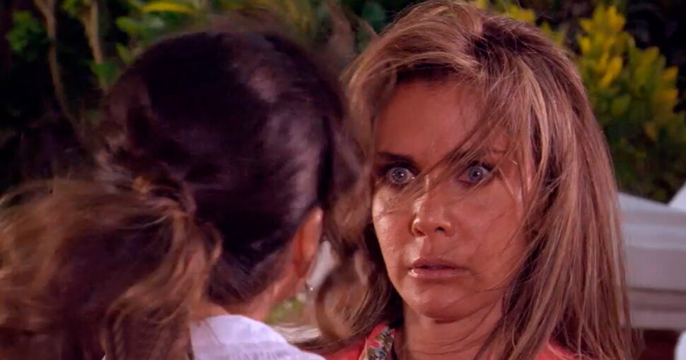 Algo Le Pasa A La Tia Diane