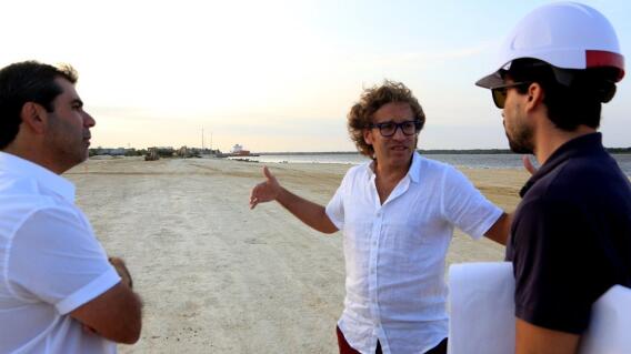 281535_BLU Radio El alcalde Alejandro Char durante visita a las obras en el Gran Malecón - Foto: twitter @AlejandroChar