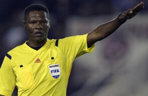 75941_Árbitro José Argote - Foto: AFP