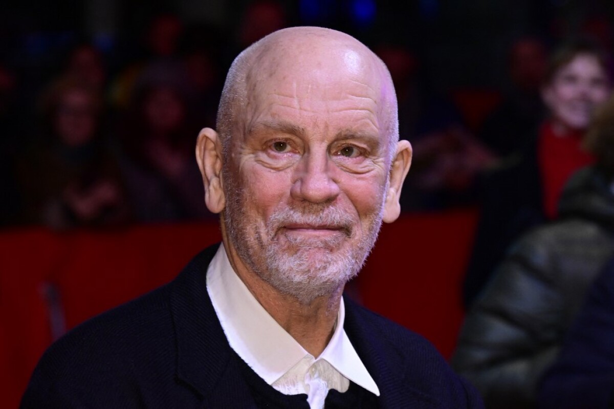 John Malkovich: "Solo soy una figura en los sueños de otra persona" - HJCK