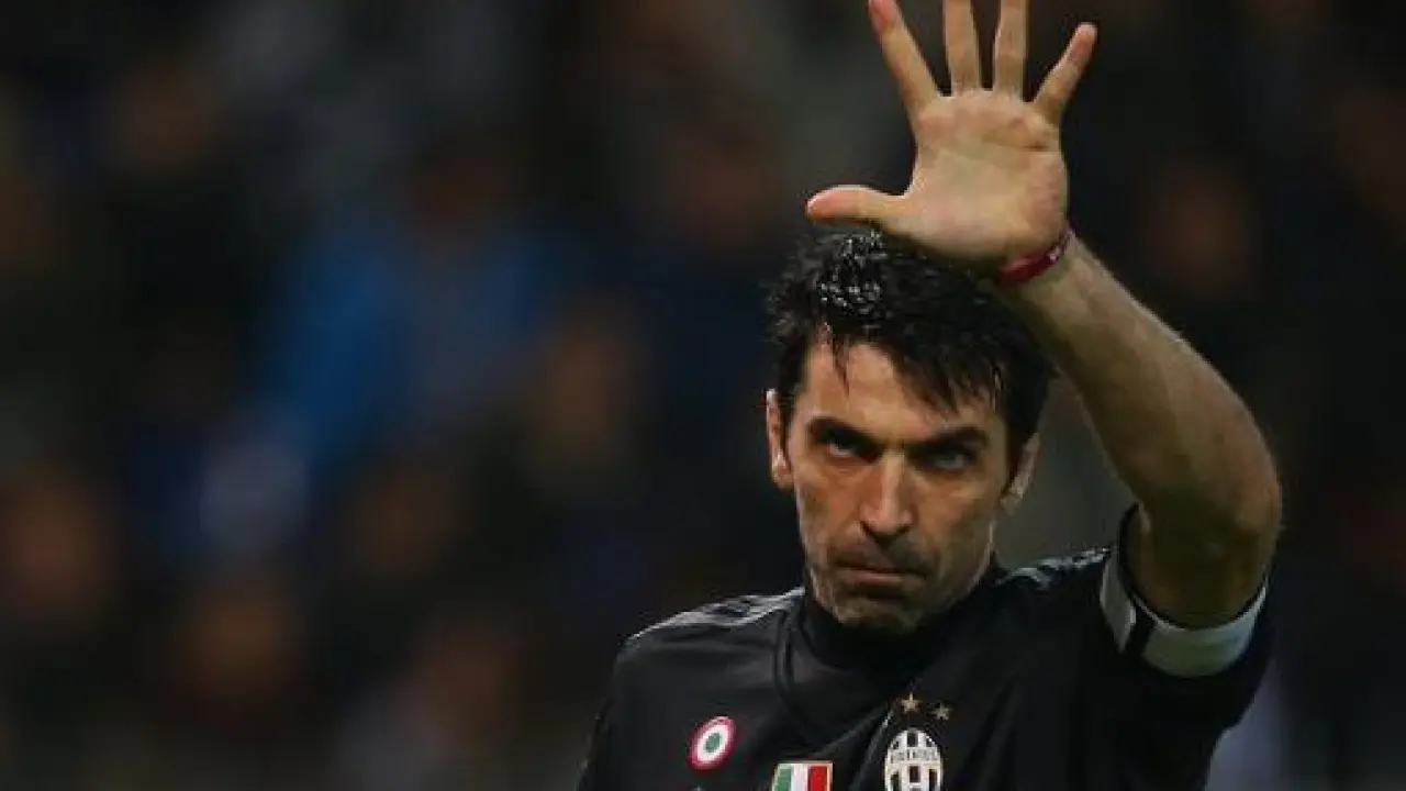 Buffon Rapero La imagen de Buffon fumando que le da la vuelta al mundo - BluRadio