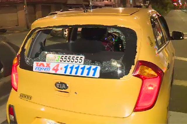 Pasajero furioso rompió vidrio de taxi porque conductor le dijo “por allá no voy”