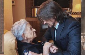370148_juanes_y_mama.jpg