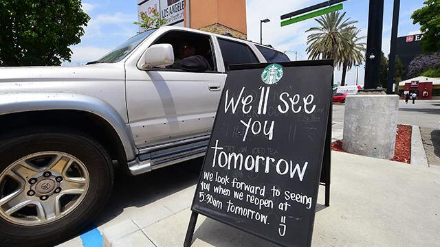 ¿Por qué Starbucks cerró durante cuatro horas todos sus locales en EE. UU.?