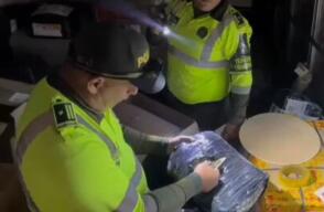 Más de 100 kilos de marihuana fueron encontrados en un furgón, en Cundinamarca