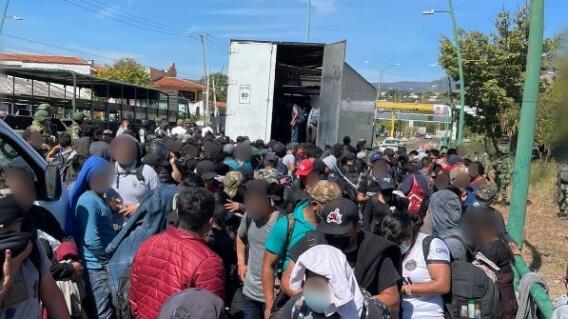 Nuevo hallazgo de migrantes en tráiler en México Nuevo hallazgo de migrantes en tráiler en México