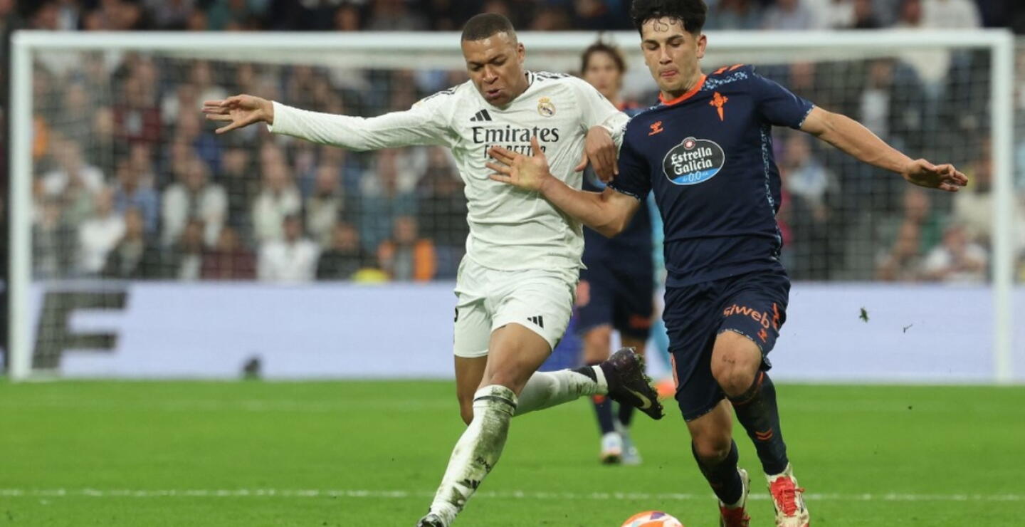 Acción de juego entre Real Madrid y Celta de Vigo por la Liga de España. 