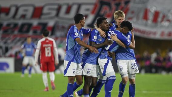 Jugadores de Millonarios festejando triunfo contra Santa Fe, por Liga. Jugadores de Millonarios festejando triunfo contra Santa Fe, por Liga.