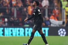 Juan David Cabal se fue expulsado en Galatasaray vs. Juventus por la Champions League. 