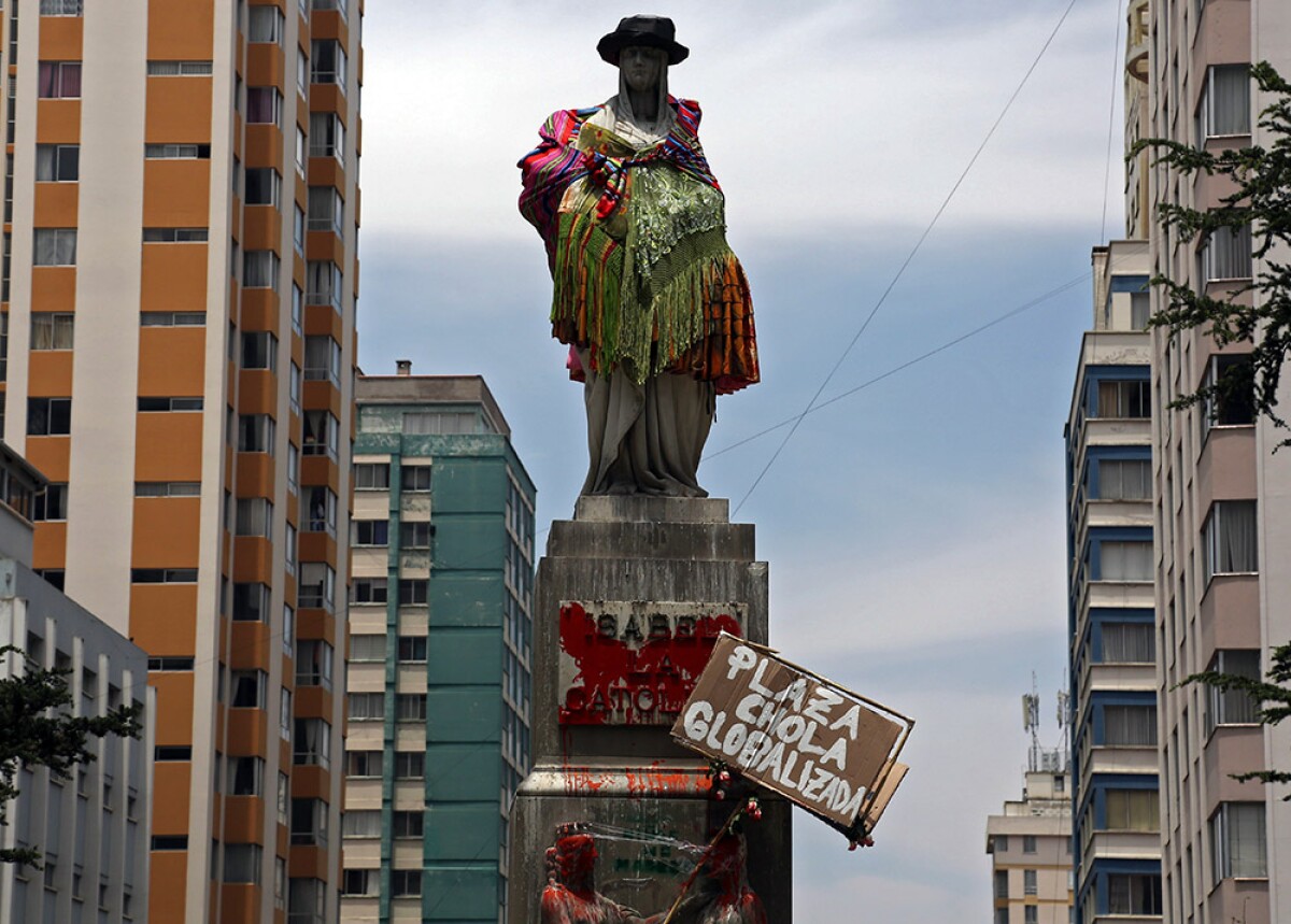 Protesta simbólica en Bolivia en el 12 de octubre