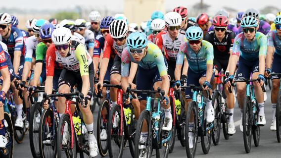 Ciclistas en el UAE Tour. Ciclistas en el UAE Tour.