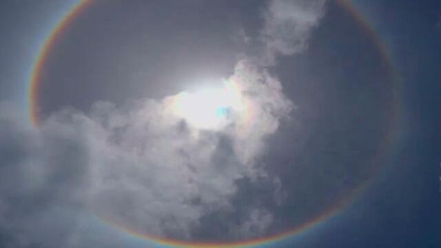 Impresionante imagen: un anillo gigante alrededor del sol