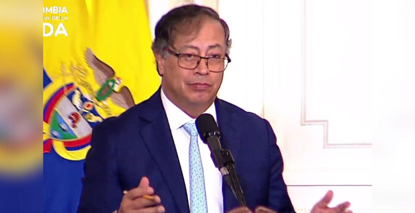 Petro a Luz Adriana Camargo en posesión como fiscal general: “La encargada de cuidar la vida”