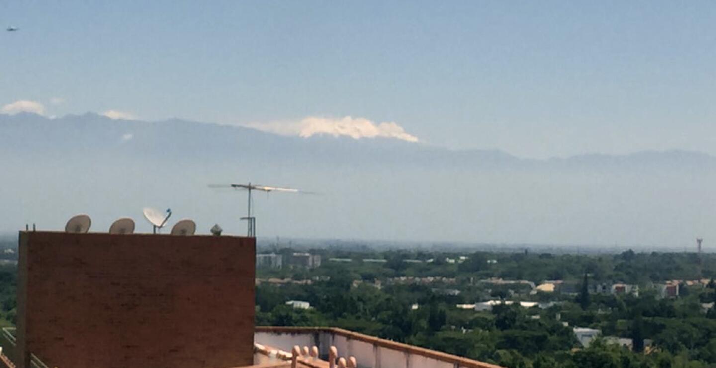 277081_Vista del Nevado del Huila desde Cali. Foto: Natalia Lenis.