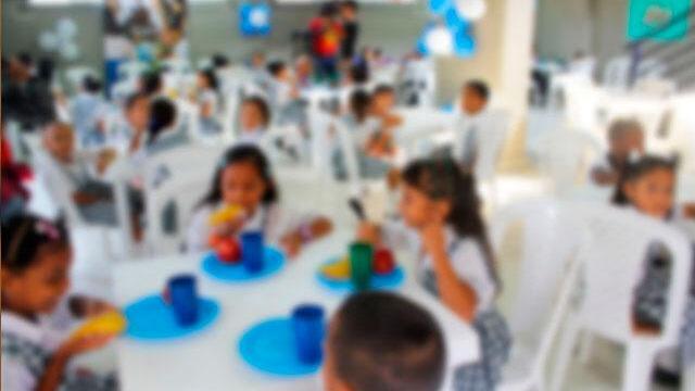 Operadores de grúa ‘cocinando’ tamales: hallazgos insólitos sobre corrupción en alimentación escolar