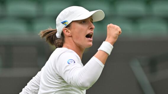 Iga Swiatek, número uno del mundo, celebra su victoria en Wimbledon 2023 Iga Swiatek, número uno del mundo, celebra su victoria en Wimbledon 2023