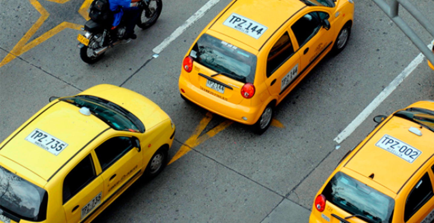 275381_BLU Radio. Taxis / Foto de referencia: AFP