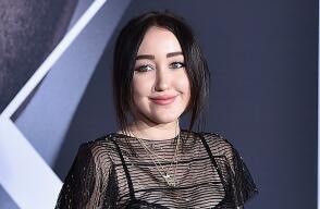 198872_noah-cyrus.jpg