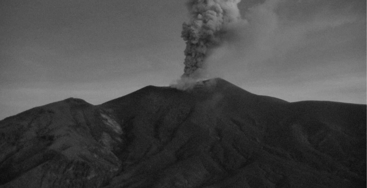 Actividad sísmica y emisiones de ceniza: razones para que volcán Puracé siga en alerta naranja