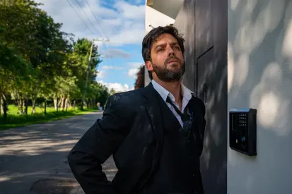 Esta noche Nuevo Rico, Nuevo Pobre.