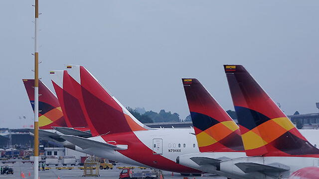 Aerolíneas nacionales e internacionales suspenden servicio en Colombia acatando la cuarentena  
