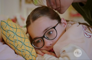 Melek regresa a casa, pero niega que fue secuestrada.