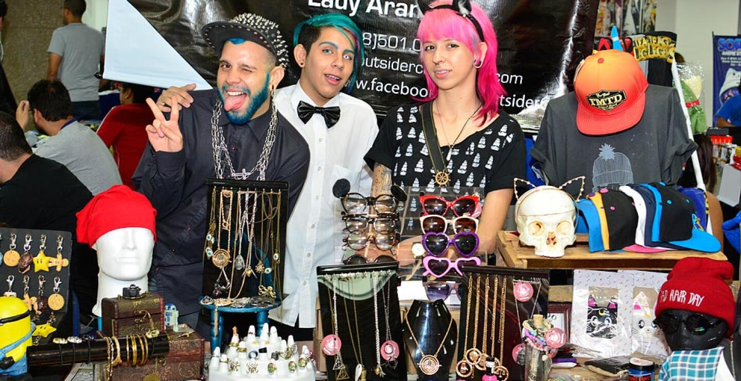 La muestra de 60 stands de exhibición y venta de productos de emprendimiento también hizo parte del evento, así como quince talleres de diseño de videojuegos, caricatura y comics, ilustración y producción musical.