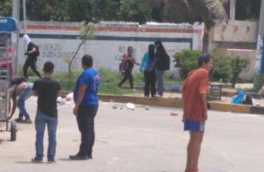 140624_Serían unos doce encapuchados los que protagonizaron el ataque. Foto: Dairo Moreno