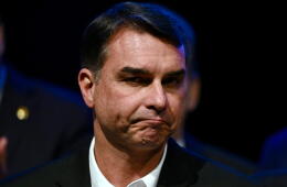 Desde EE. UU., Flávio Bolsonaro desconoce victoria de Lula y se proclama "verdadero presidente electo"
