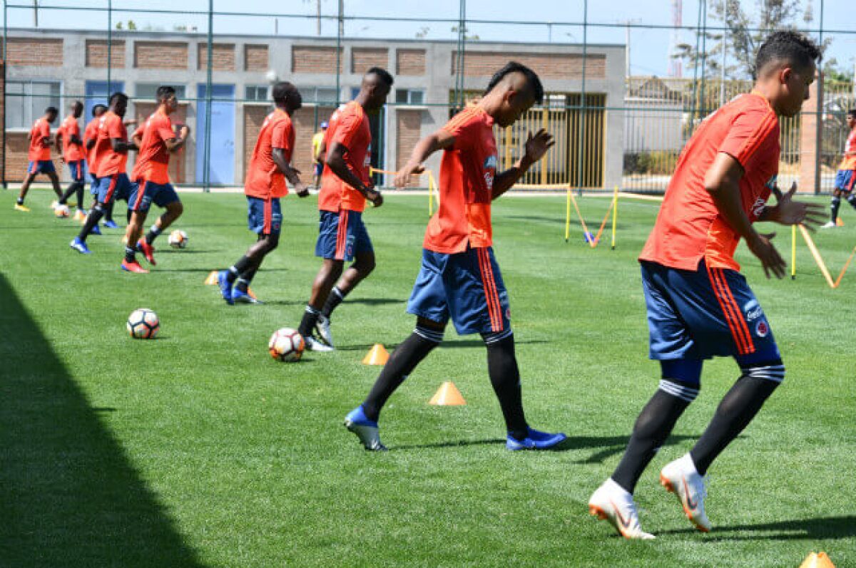 296014_colombiasub20entrena280119fcfe.jpg