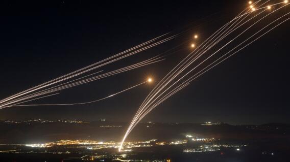 Domo de Hierro de Israel bajo presión; misiles iraníes logran penetrar defensa Domo de Hierro de Israel bajo presión; misiles iraníes logran penetrar defensa