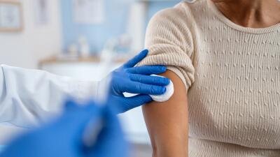 La vacuna contra la fiebre amarilla la podrás aplicar gratis en distintos puntos para poder viajar
