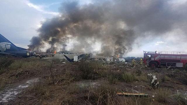 Pasajero grabó impacto y posterior pánico de ocupantes de avión de Aeroméxico en Durango Pasajero grabó impacto y posterior pánico de ocupantes de avión de Aeroméxico en Durango