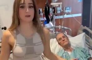 Tiktoker baila a su novio de 85 años