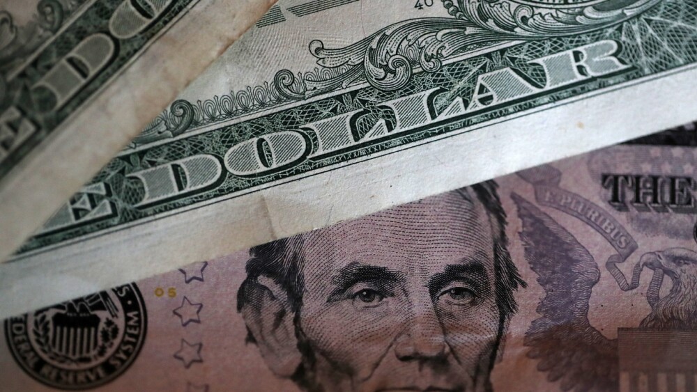 Precio del dólar hoy en Colombia la divisa bajó 83 pesos este 24 de