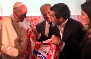 papa-francisco-junior.jpg
