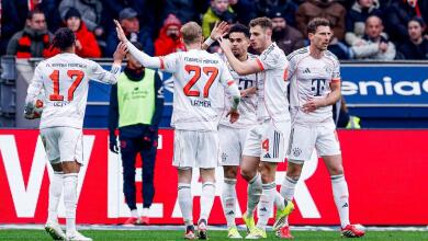 Jugadores del Bayern Múnich en partido frente al Bayer Leverkusen por Bundesliga.