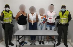 373652_BLU Radio //La Policía trasladó hasta la URI de la Fiscalía a los cuatro adultos que estaban en la rumba. // Foto: Policía