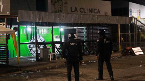 Masacre en Ecuador cerca a una licorería en zona costera.