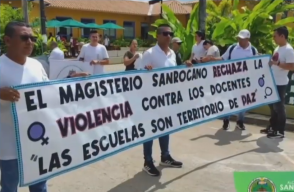 En un colegio de Antioquia, profesora es víctima de abuso y robo