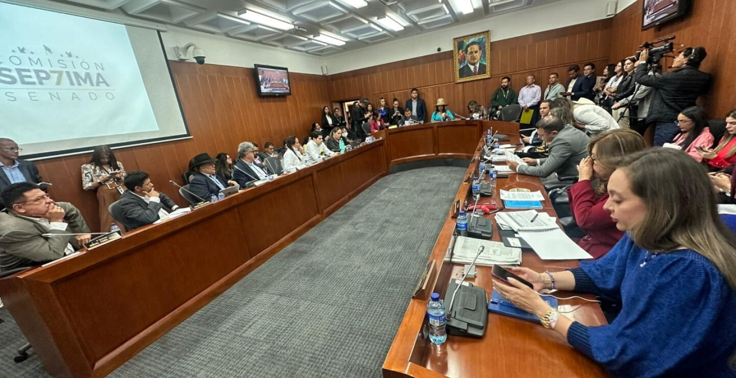 Comisión Séptima del Senado debatiendo la reforma a la Salud que se cayó finalmente. 