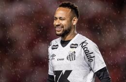 Neymar volvió a jugar con Santos tras estar de baja por lesión. 