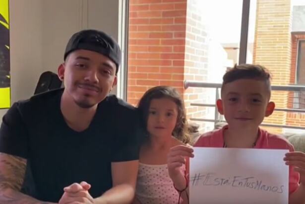 Loquillo y su familia.