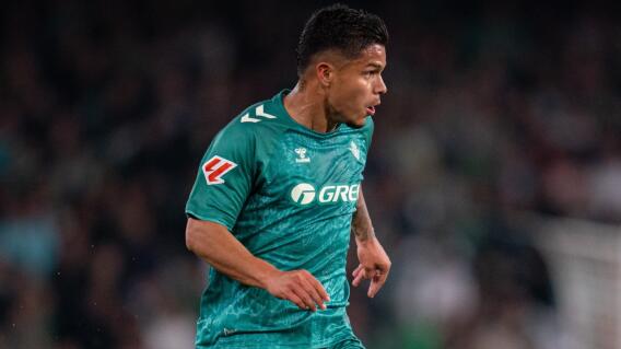 Juan Camilo 'Cucho' Hernández, delantero del Betis. 