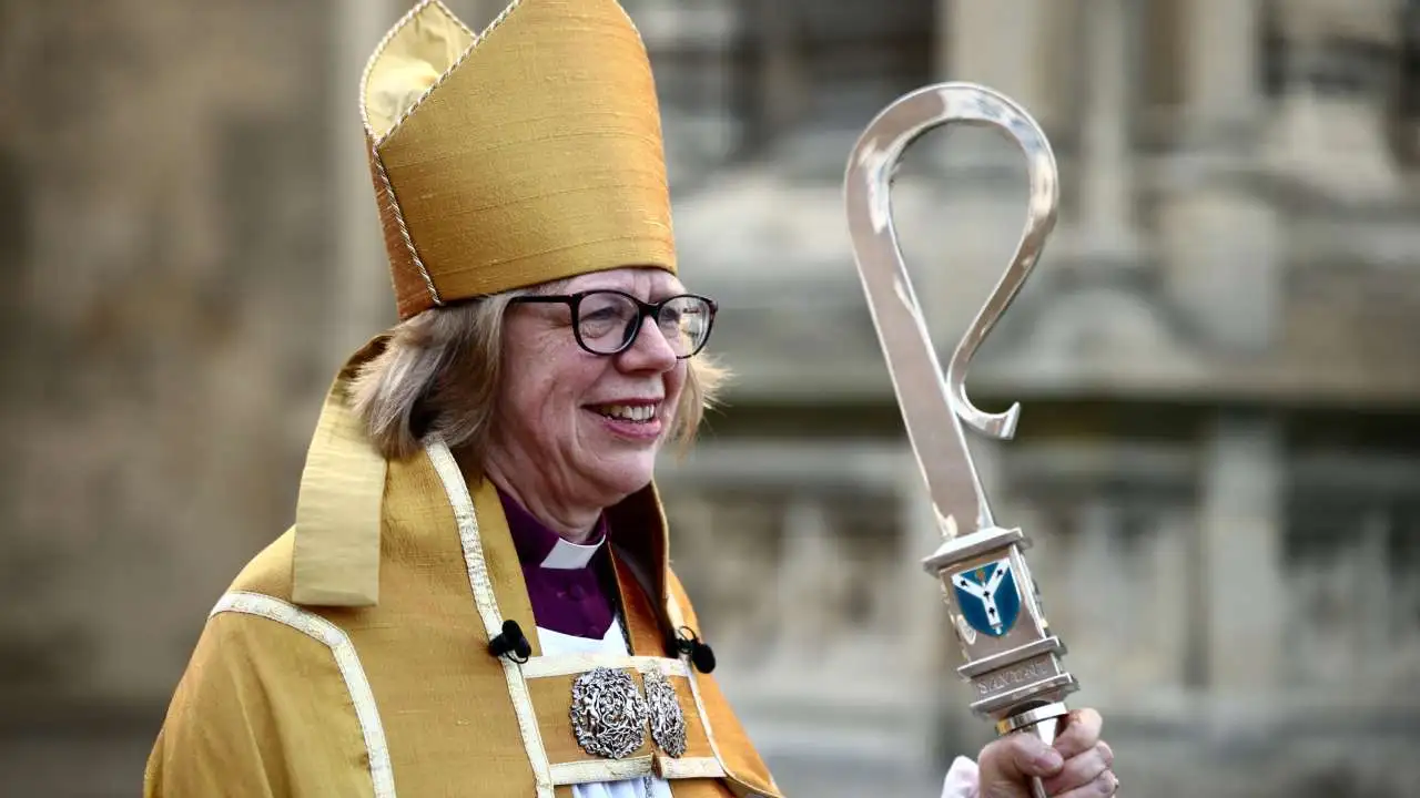 #Mundo | Ella es Sarah Mullally, la primera mujer primada de la historia de la Iglesia anglicana