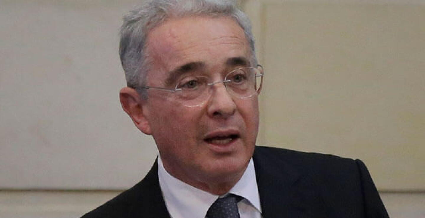 alvaro-uribe-v.jpg