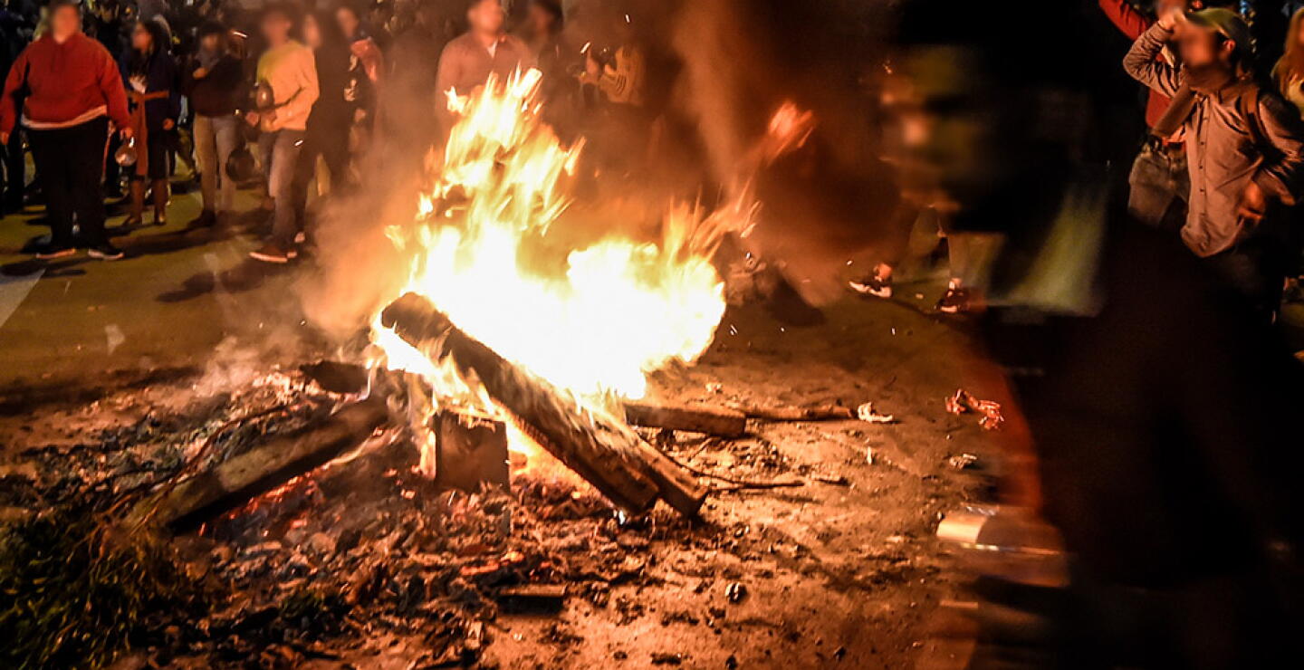 375554_Protestas en Bogotá la noche del 22 de noviembre // Foto: AFP, archivo